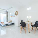 Apartament Six *