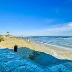 Six Larnaca