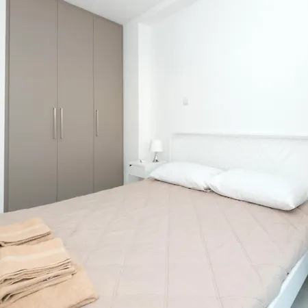 Six Apartamento Larnaca