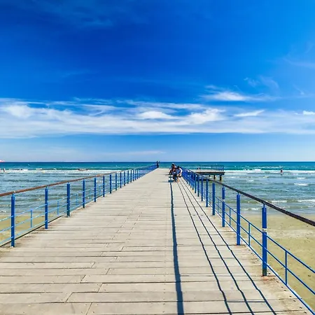 Six * Larnaca